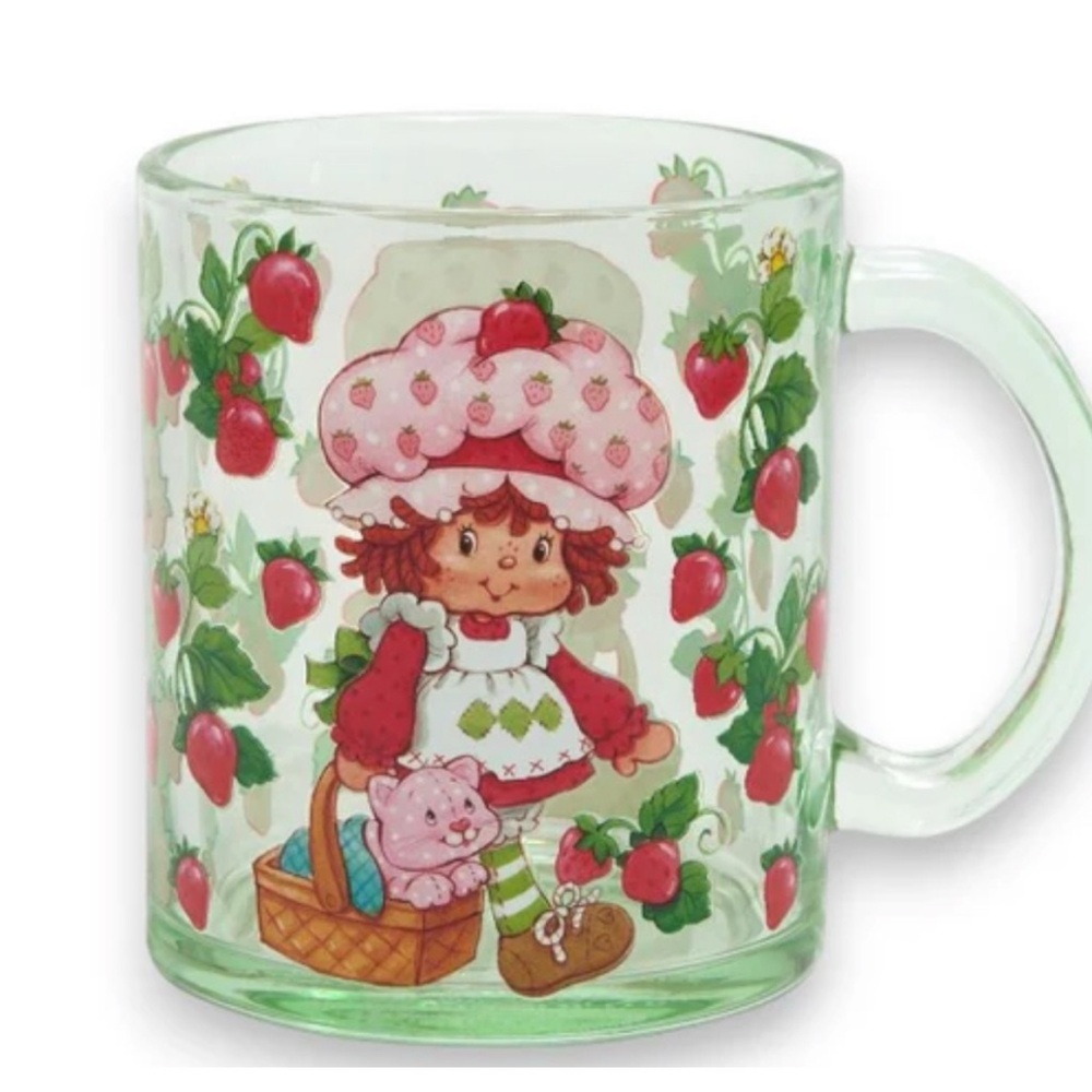 Strawberry-shortcake glass mug